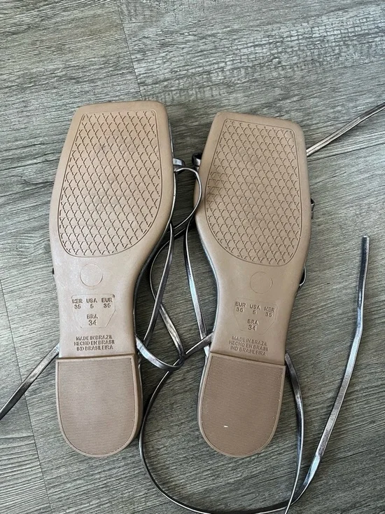 NWOT Metallic Bronze Strappy Lace-Up Sandals Women Size 5 - Picture 2 of 4